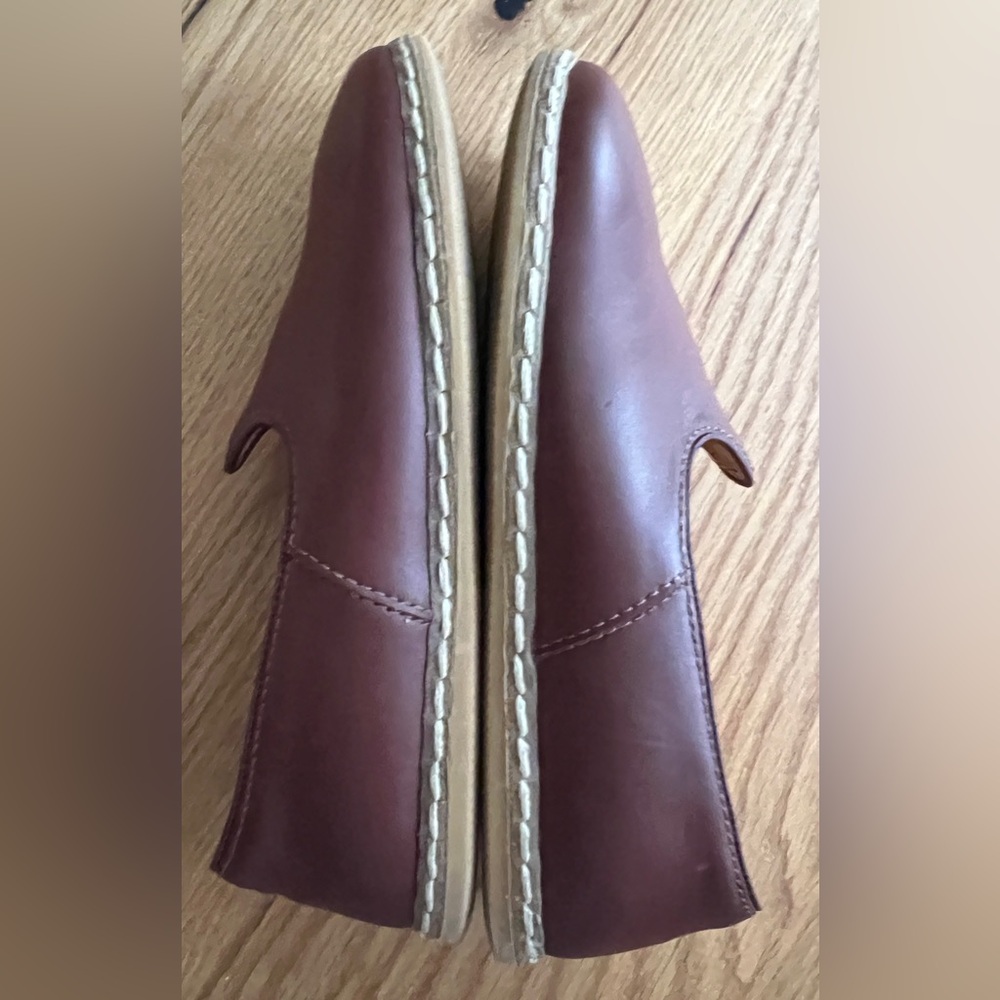CHARIX ISTANBUL SLIP-ON FLATS, BORDEAUX, SIZE 7. - Picture 10 of 14